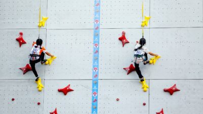 Hari pertama Sport Climbing Open Youth menpora Cup 2024 di Venue Panjat Tebing Stadion Mandala Krida, Yogyakarta. (FPTI)