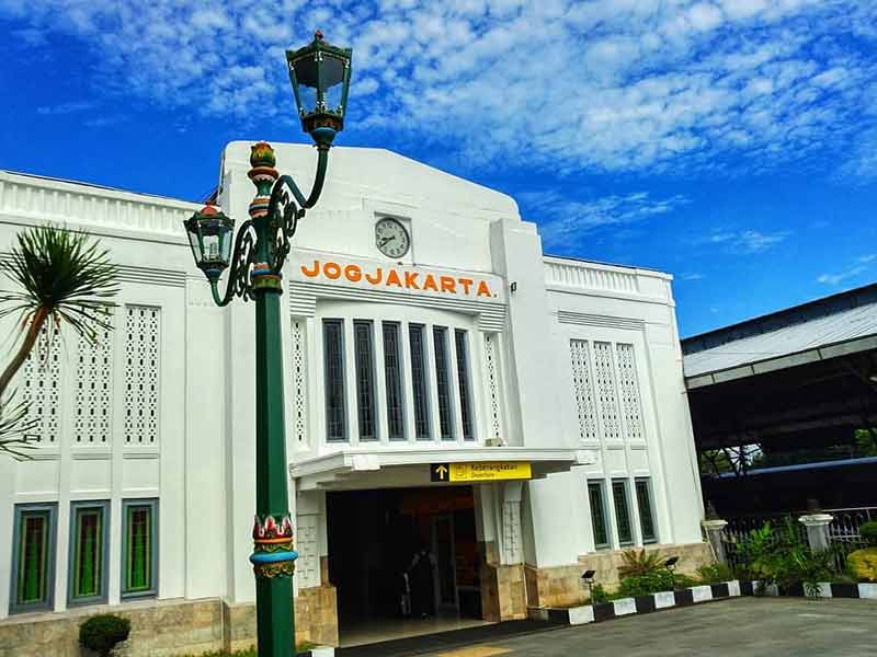 Stasiun Tugu Yogyakarta. (tripzilla.id)