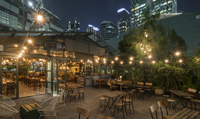 pemutaran lagu di ruang publik