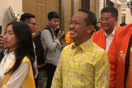 Golkar Nonaktifkan Adies Kadir