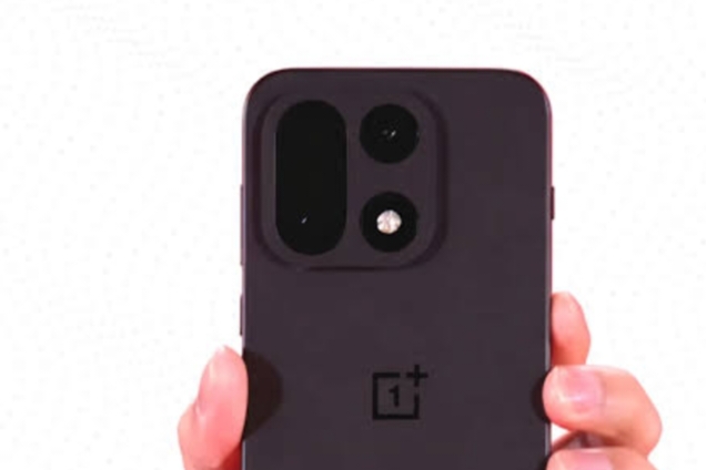 OnePlus 15 Bawa Lensa 50MP, Zoom Optik 3.5x