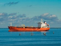 Harga Minyak Dunia Bangkit dari Level Terendah, Dipicu Pembicaraan Damai Rusia-Ukraina