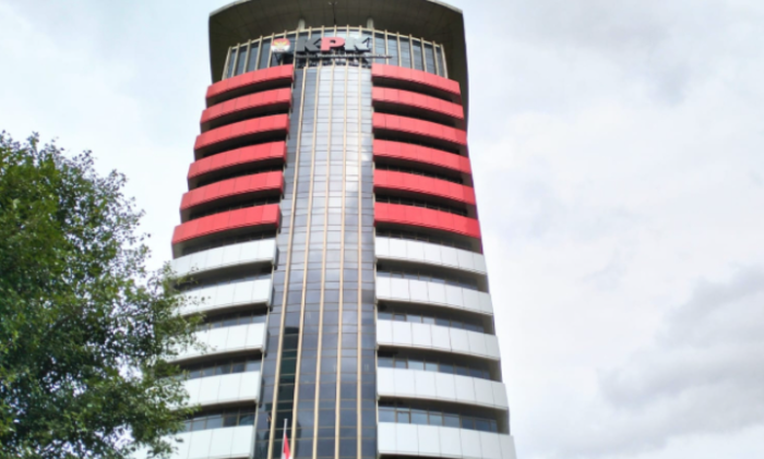 Korupsi CSR BI OJK: KPK Periksa Ibu Rumah Tangga hingga Dokter